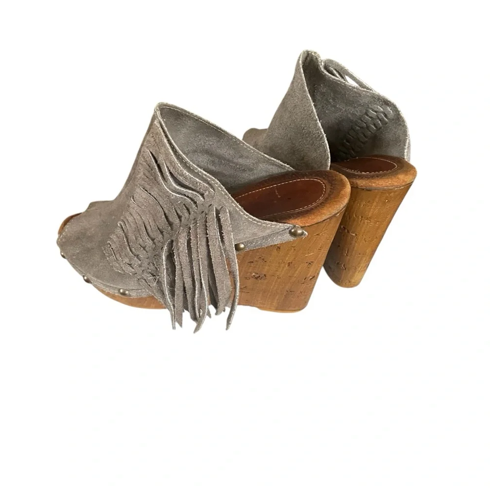 SBICCA Anthropologie Pitch Wedge Mules Heel Size 10 Women's Gray Suede Fringe - Picture 8 of 14